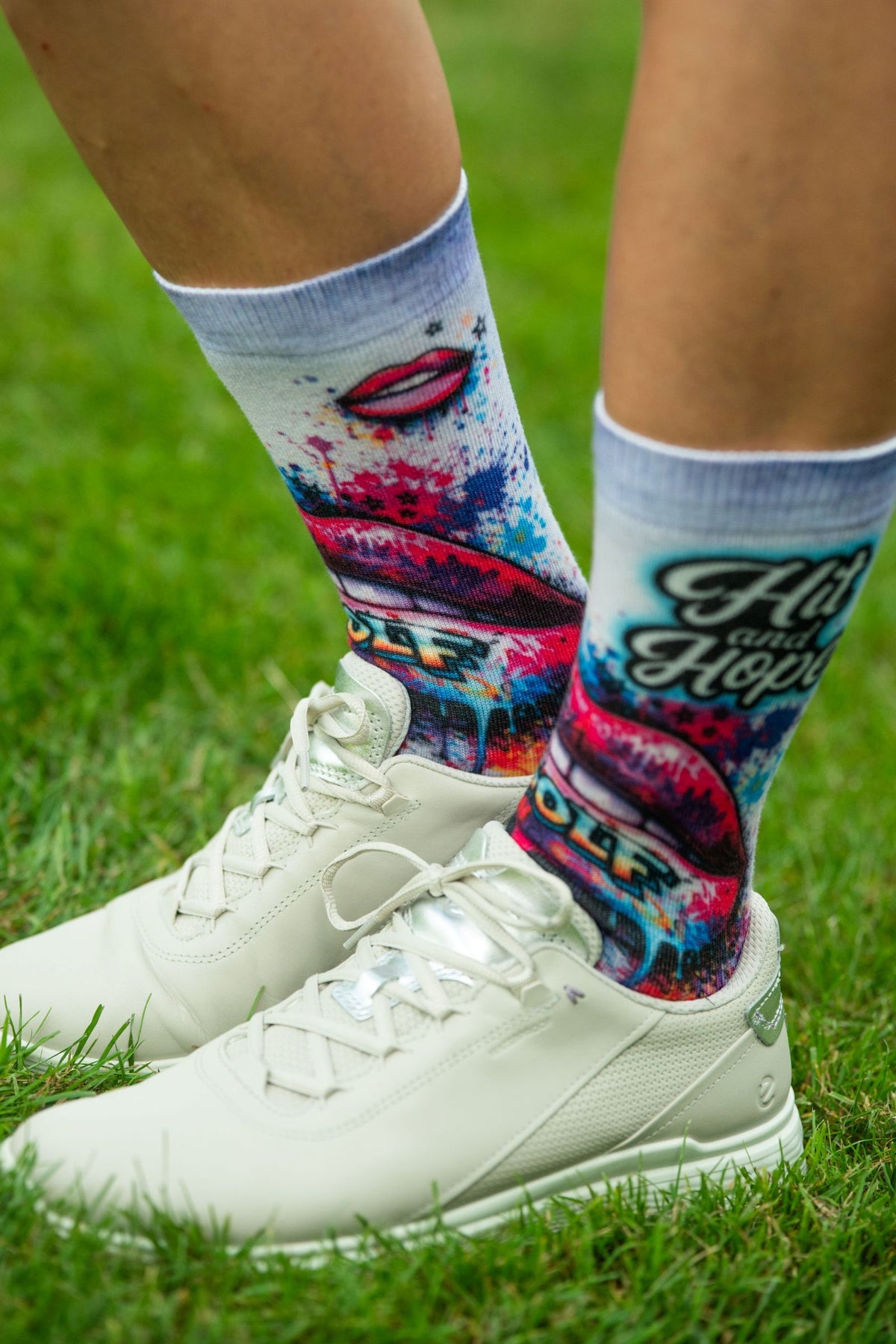 HIT AND HOPE Golf Socks - Hot Lips